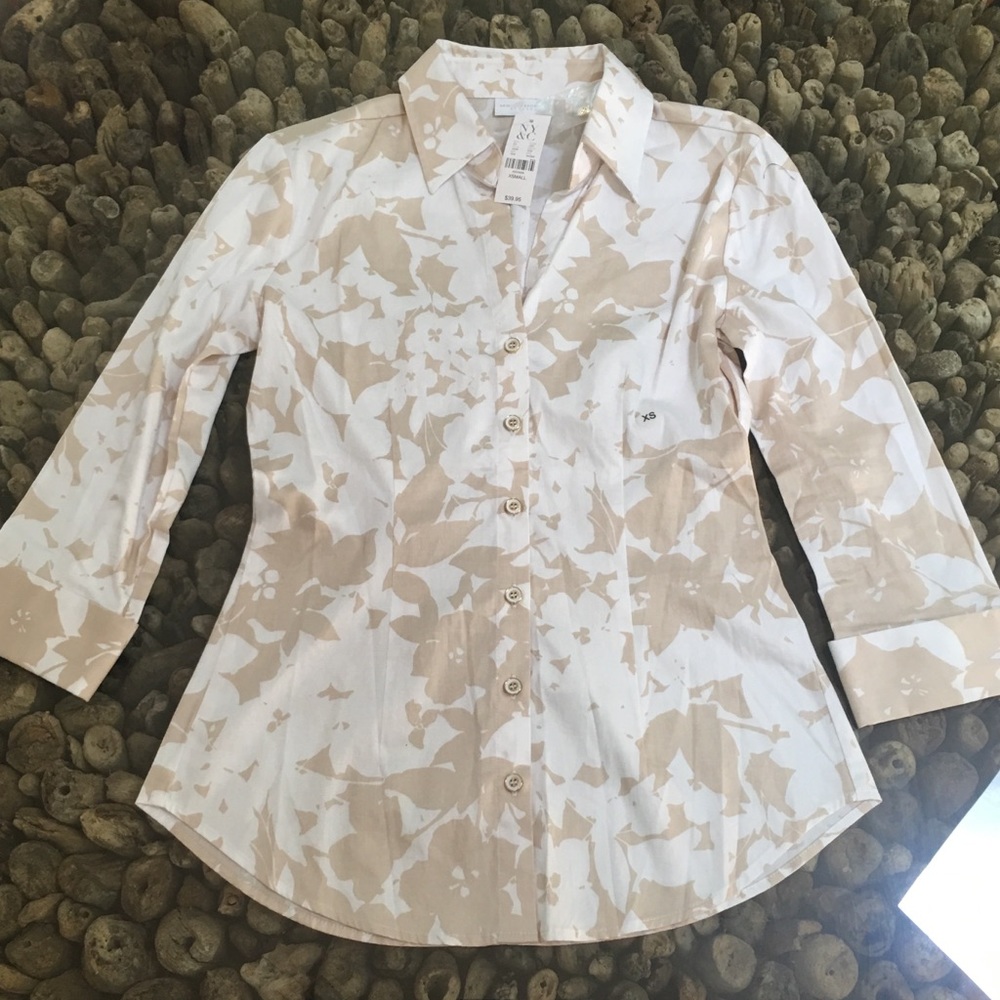 💙NY & Co quarter length fitted stretch blouse.